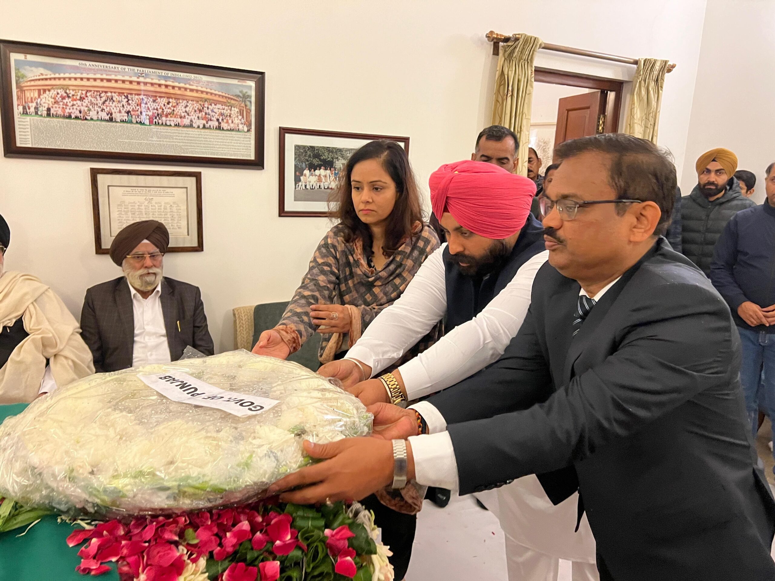 Harjot Singh Bains and KAP Sinha pays homage on behalf of Punjab Government to Doctor Manmohan Singh