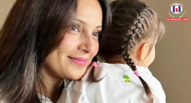 Bipasha Basu Melts Hearts With Adorable Picture of Daughter Devi