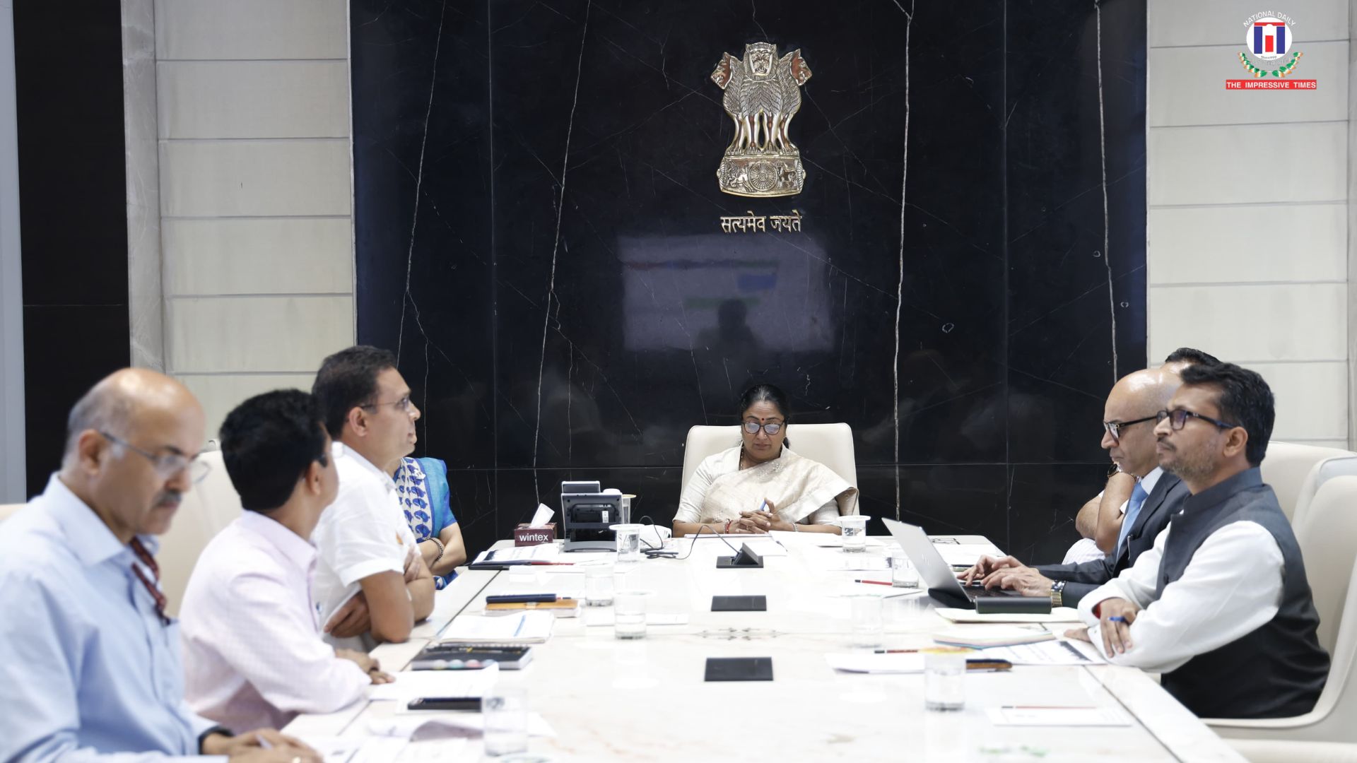 CM Rekha Gupta Holds High-Level Review Meeting with MCD Officials