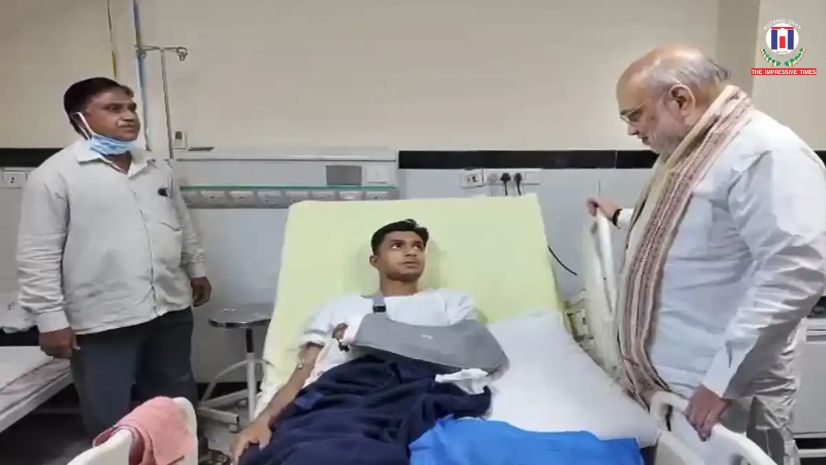 Shah visits soldiers wounded during anti-Naxal mission in Karegutta Hills