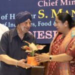 Delhi CM Felicitated by SGGSCC