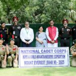 Raksha Rajya Mantri Meets NCC Cadets Who Conquered Mount Everest