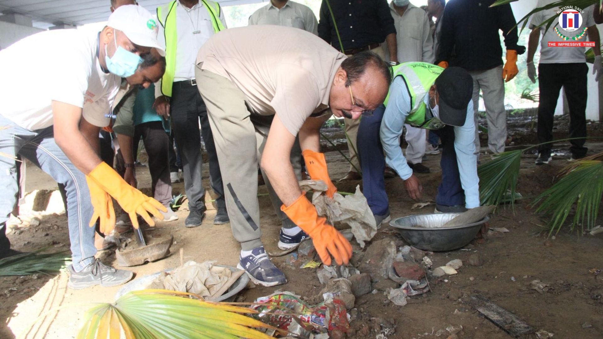 Delhi Education Minister, Seva Pakhwada 2025, Clean Delhi Campaign, Ring Road Flyover Cleanup, Ashish Sood Initiatives, Public Service Delhi