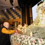 Amit Shah Pays Heartfelt Tribute to Dharmendra at Delhi Memorial Service