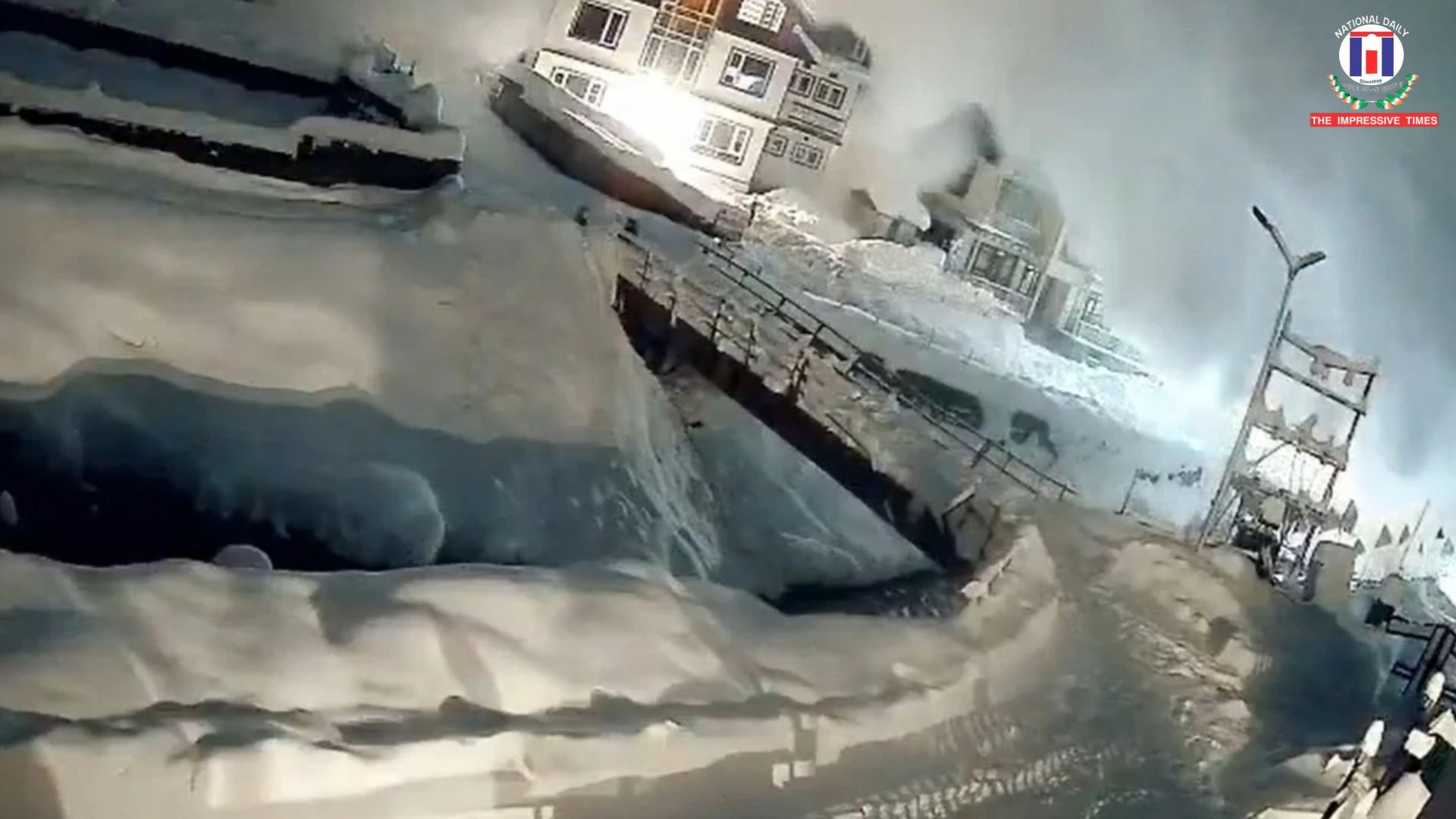 Heavy Snowstorm Triggers Avalanche in Sonamarg, Damages Buildings in Ganderbal District