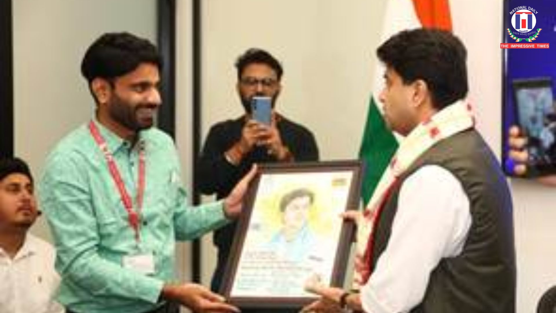 Scindia Interacts with Postal, Sorting Assistants; Calls Them Backbone of India Post’s Transformation