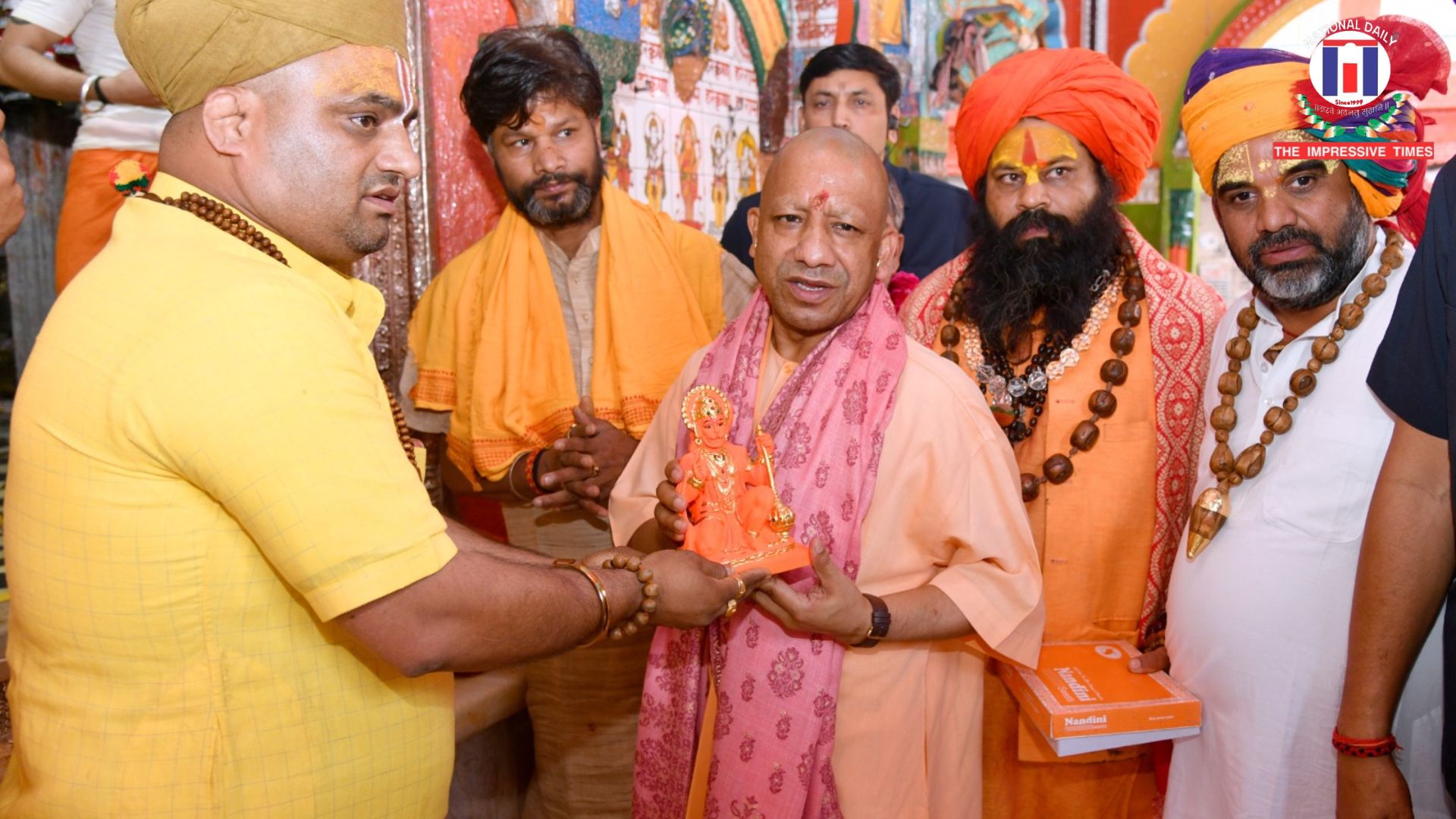 Yogi Adityanath Visits Ayodhya, Offers Prayers at Ram Temple and Hanumangarhi