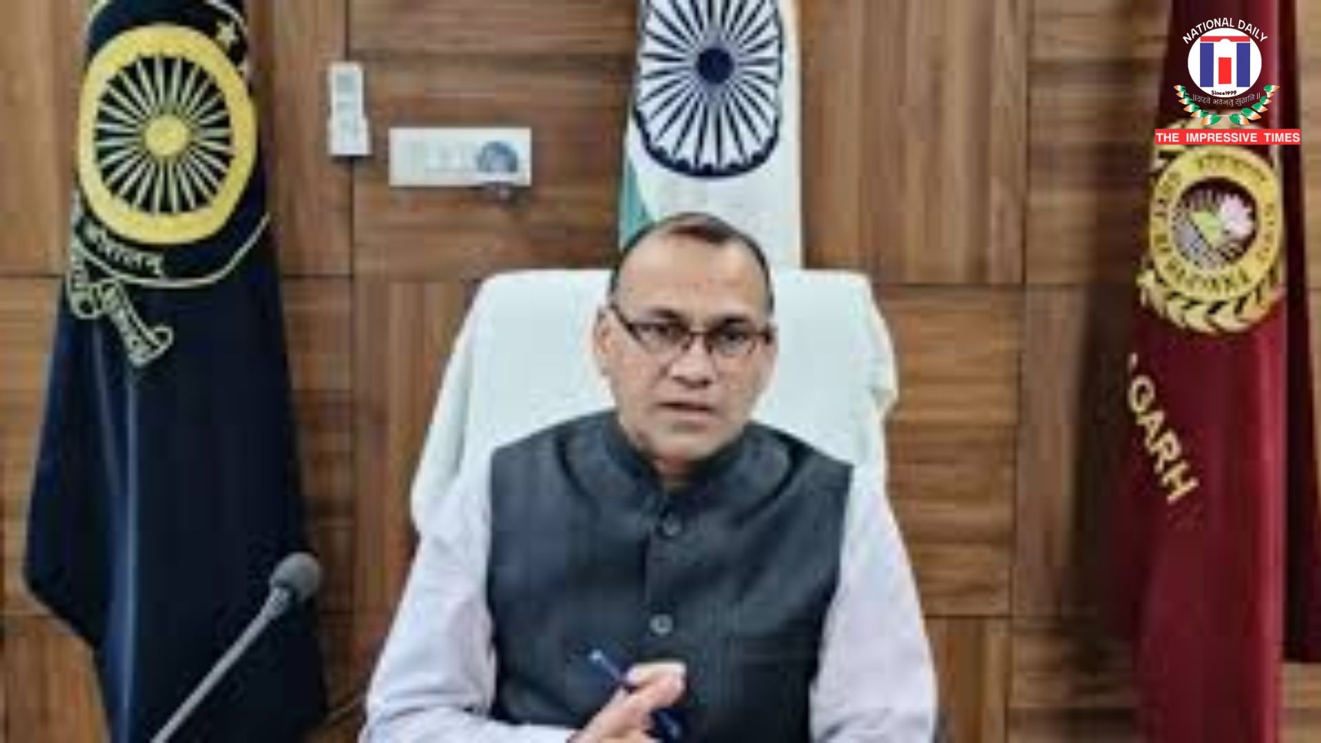 Fatehabad DC Dr. Vivek Bharti Inspects Offices, Health and Exam Centres in Ratia and Nagpur