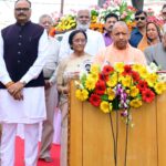 Yogi Adityanath Pays Tribute to Former CM Hemwati Nandan Bahuguna in Lucknow
