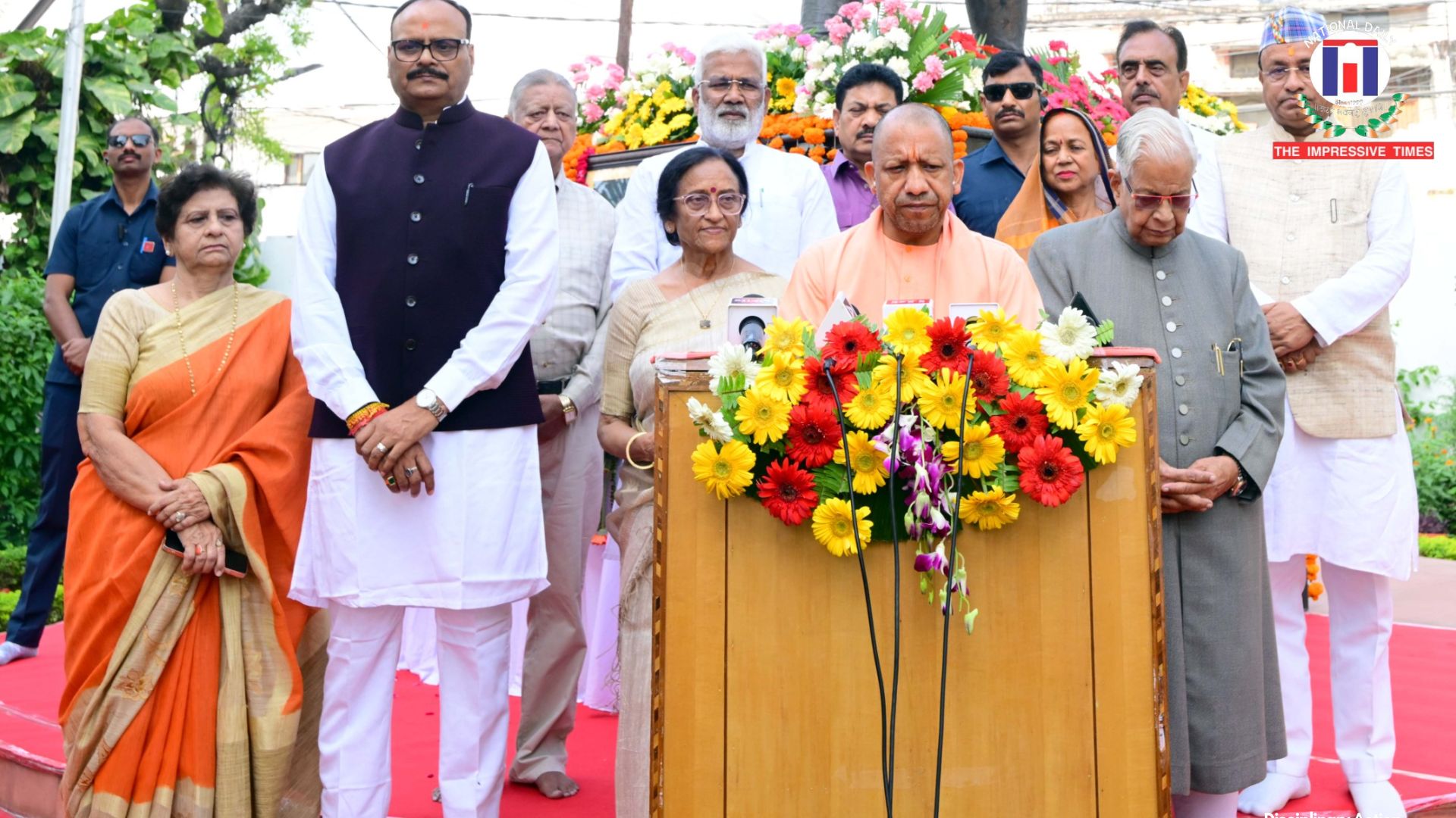 Yogi Adityanath Pays Tribute to Former CM Hemwati Nandan Bahuguna in Lucknow