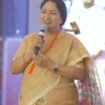 Rekha Gupta Attends Bhajan Event at Jhandewalan Temple on Navratri Day One