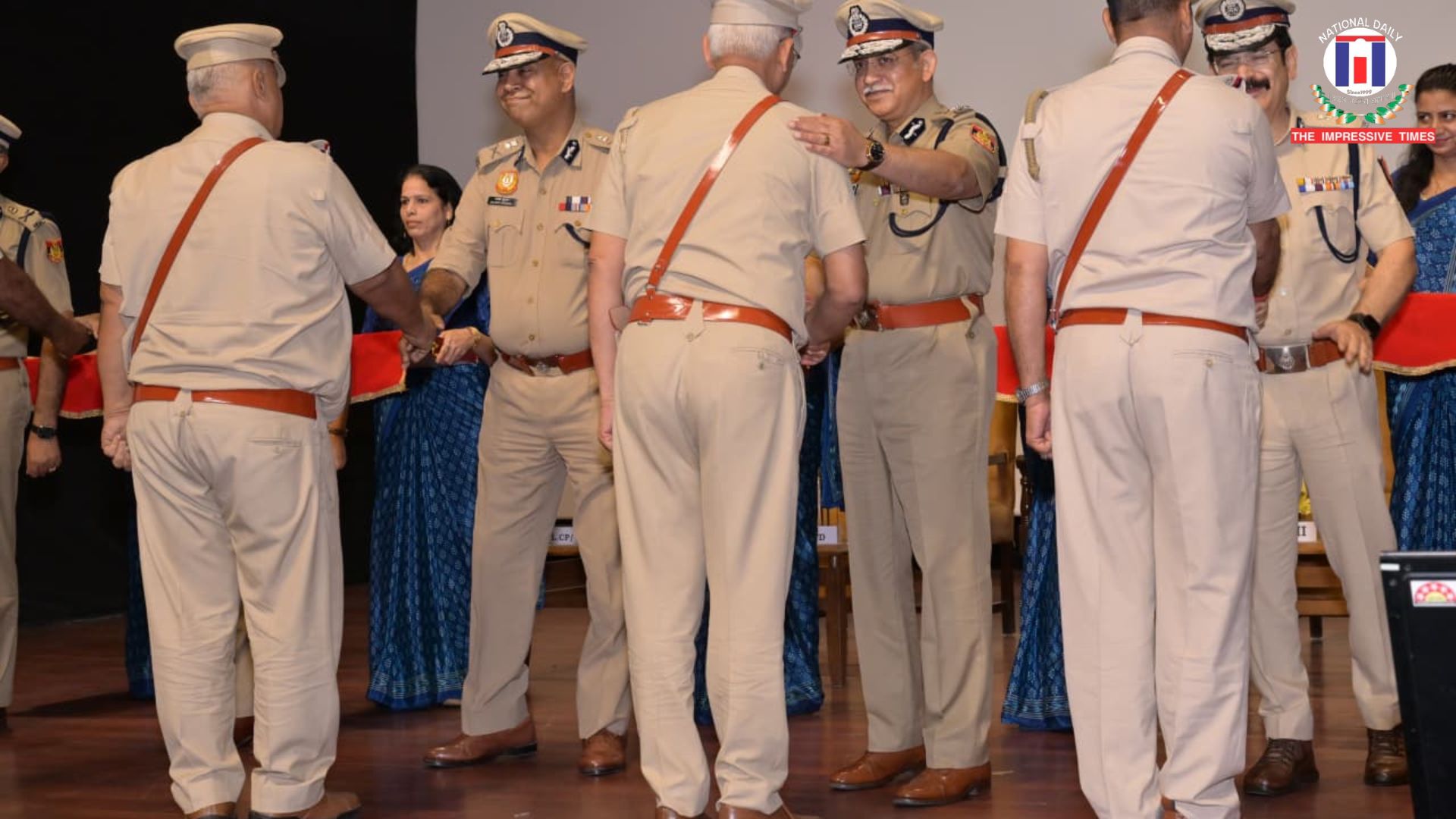 DELHI POLICE ORGANISES  PIPPING CEREMONY AT PHQ: 145 PERSONNEL CONFERRED HONORARY RANKS ON RETIREMENT
