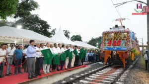 Record 800 Electric Locomotives Manufactured by CLW in FY 2025–26