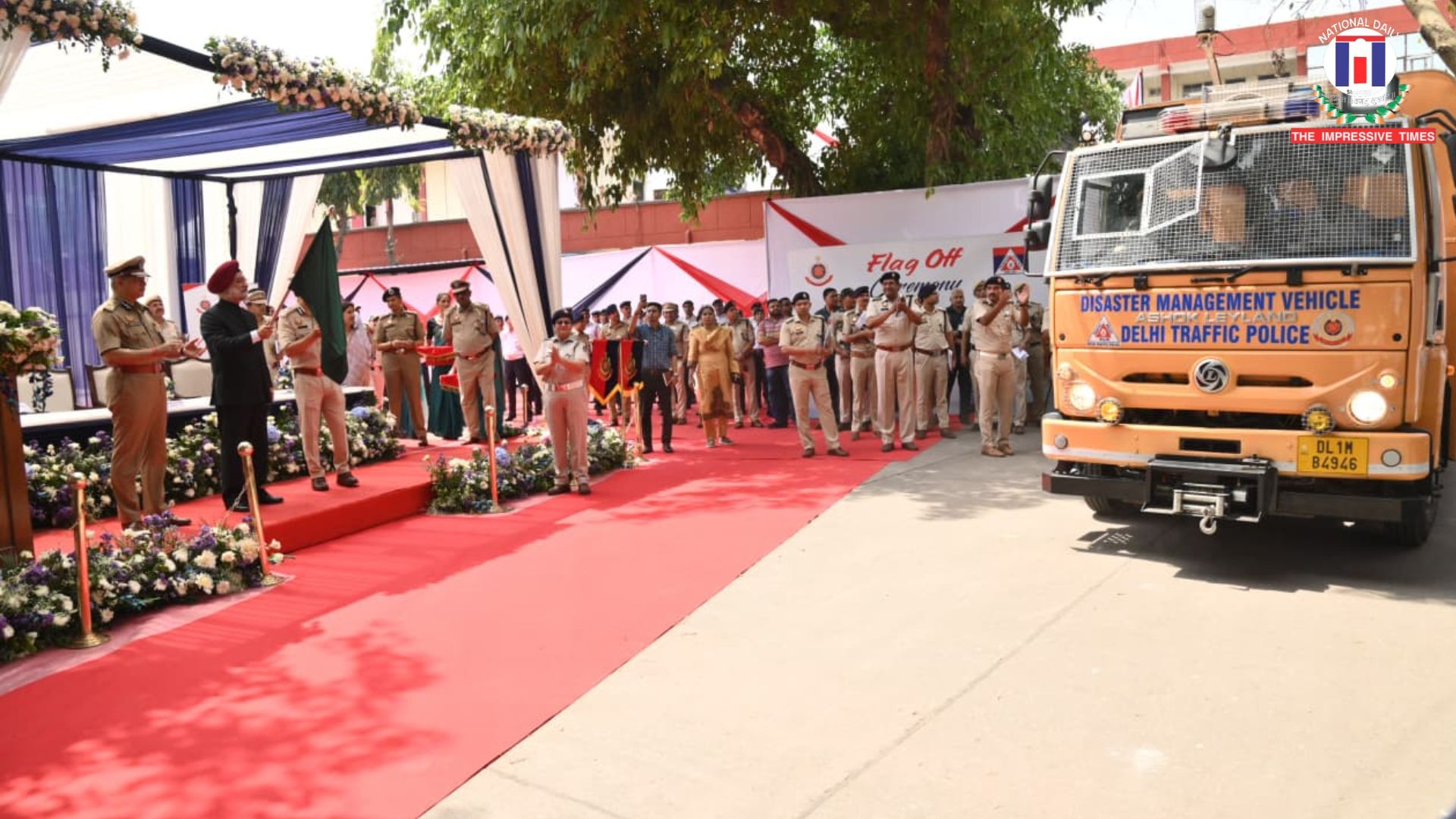 LG Taranjit Singh Sandhu Visits Traffic HQ Todapur, Felicitates Traffic Praharis and Flags Off New Fleet