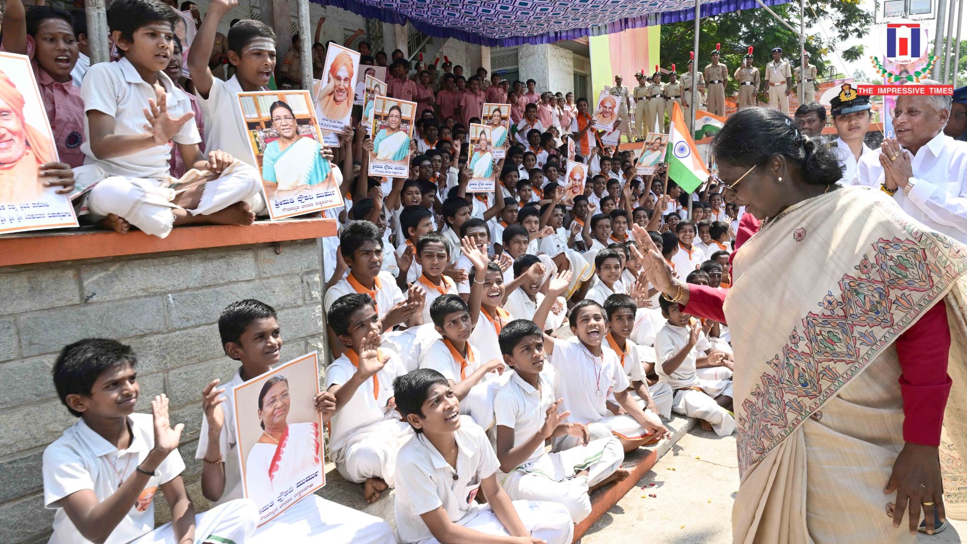 President Droupadi Murmu Pays Tribute to Sree Sivakumara Swamiji at 119th Birth Anniversary Event in Karnataka