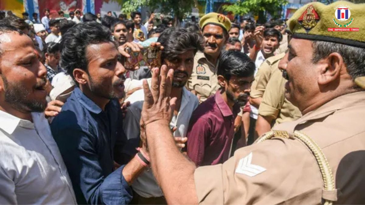 Noida Workers Protest Today: Salary Hike Demand Triggers Chaos, Roads Blocked Near Delhi Border