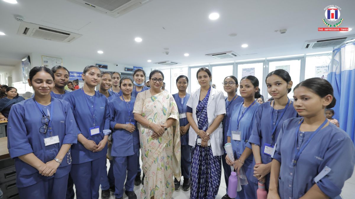CM Rekha Gupta Conducts Surprise Inspection at Delhi Hospital Flags Serious Lapses