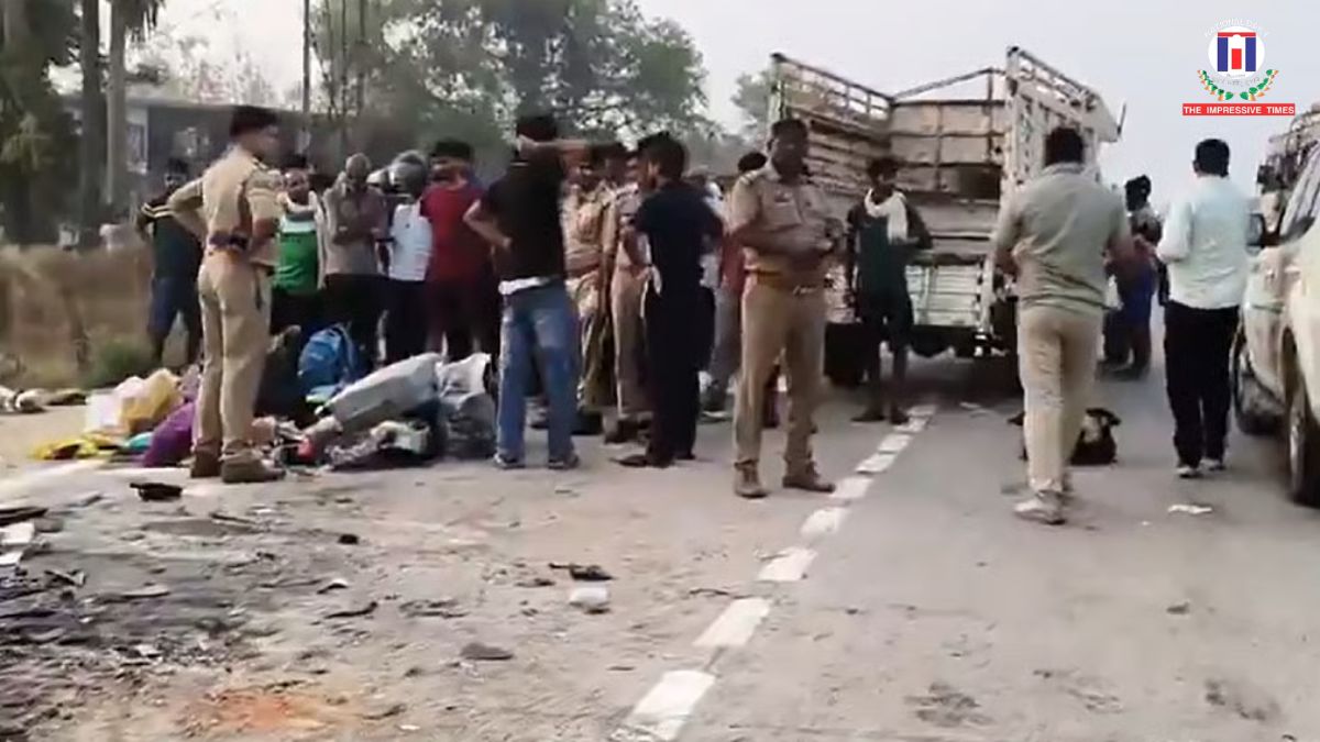 Five Killed in Fatal Highway Crash in UP’s Mau After SUV Hits Truck