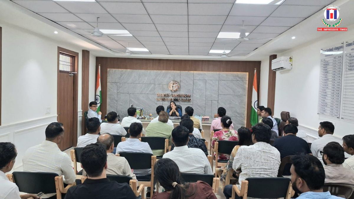 Noida Administration Issues Strict Warning to Contractors Over Worker Violence and Wage Compliance