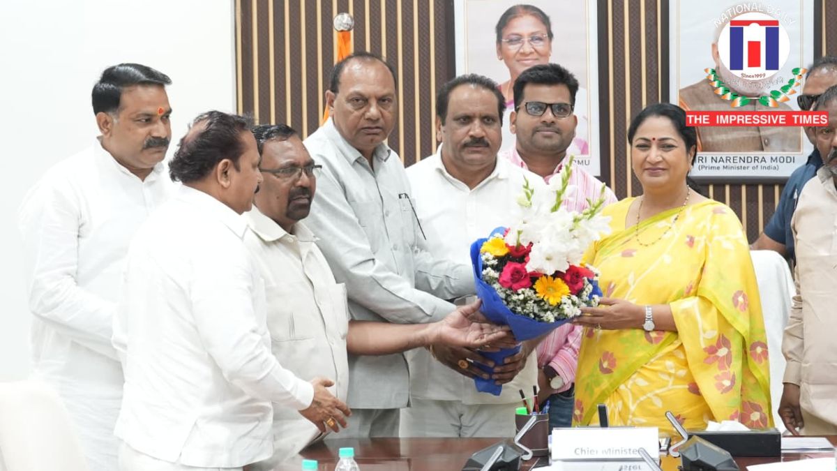 CM Rekha Gupta Engages Sanitation Workers in Open Dialogue and Promises Enhanced Safety and Rights