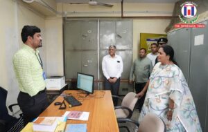 Delhi CM Rekha Gupta Conducts Surprise Inspection of State GST Office at ITO