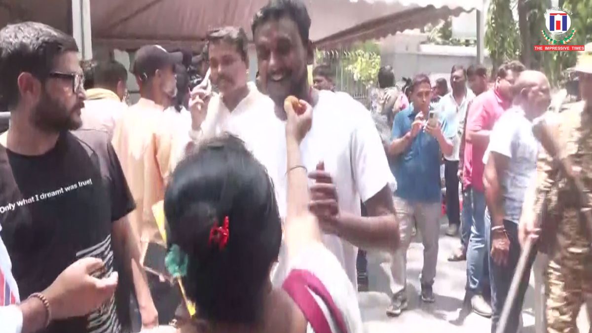BJP Supporters Celebrate in Bhabanipur as Party Moves Past Majority in West Bengal Trends