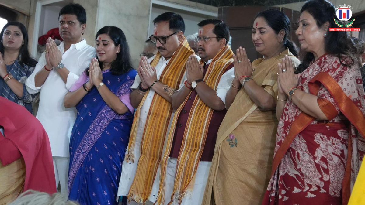 BJP’s Bengal Triumph Reverberates in Delhi as CM Rekha Gupta Joins Nitin Nabin for Kali Temple Prayers