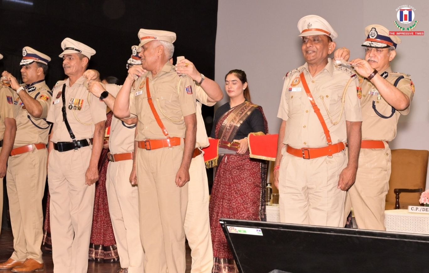 Delhi Police Holds Grand Pipping Ceremony at PHQ; 221 Retiring Personnel Honoured with Higher Ranks