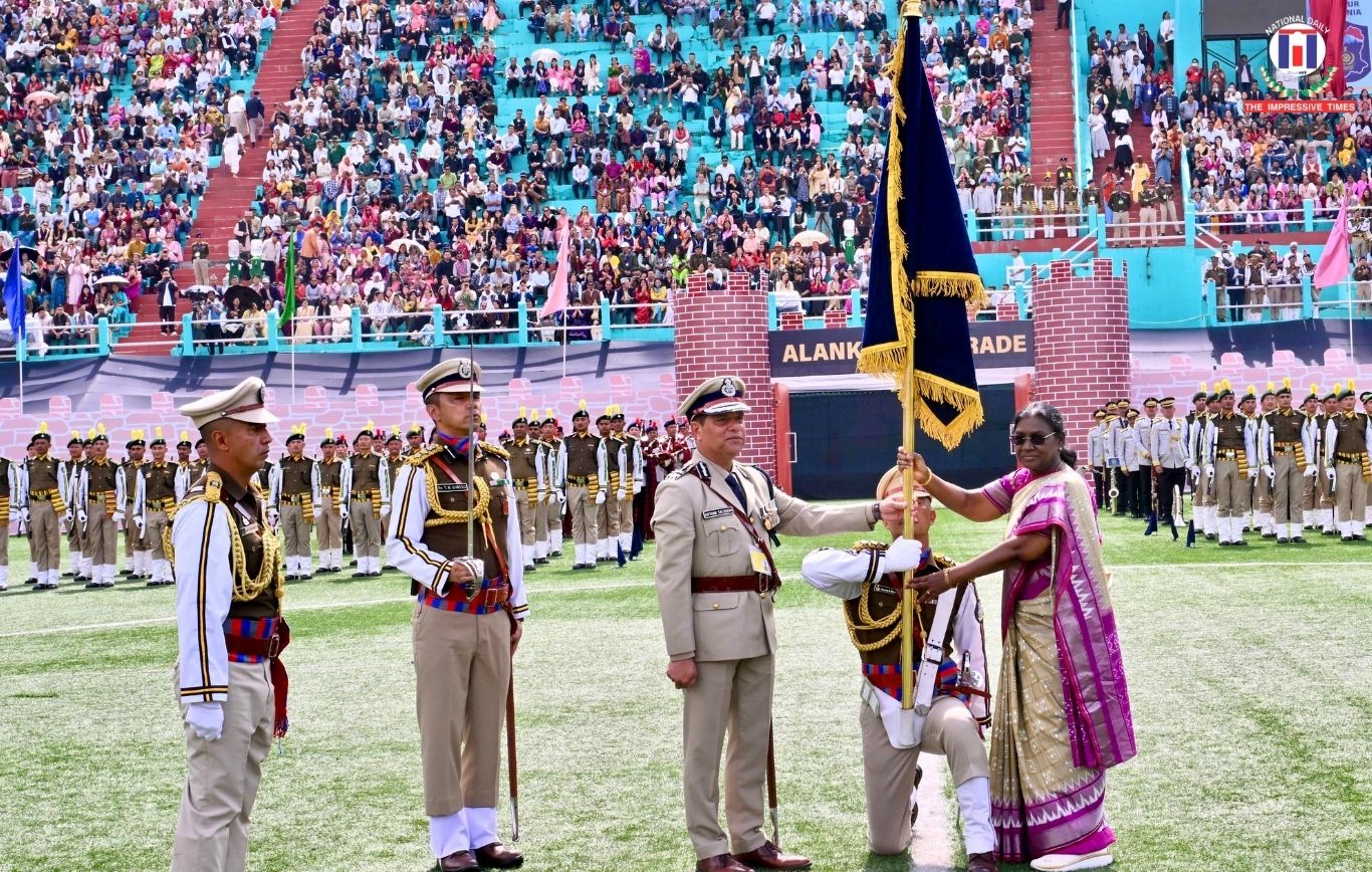 President Droupadi Murmu Confers ‘President’s Police Colour’ on Sikkim Police