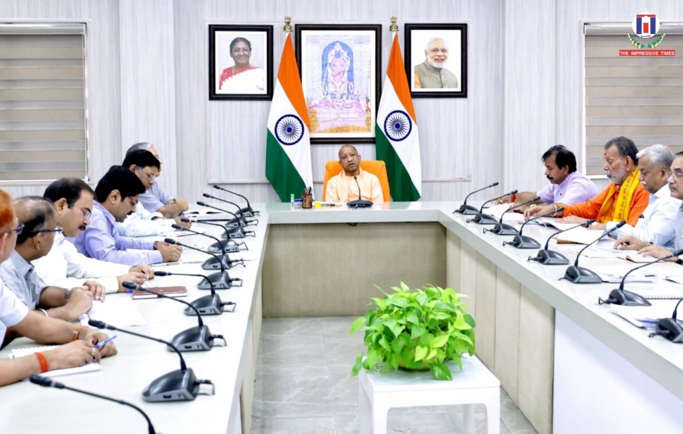 CM Yogi Adityanath Reviews Labour and Employment Initiatives, Focuses on Child Welfare & Job Creation