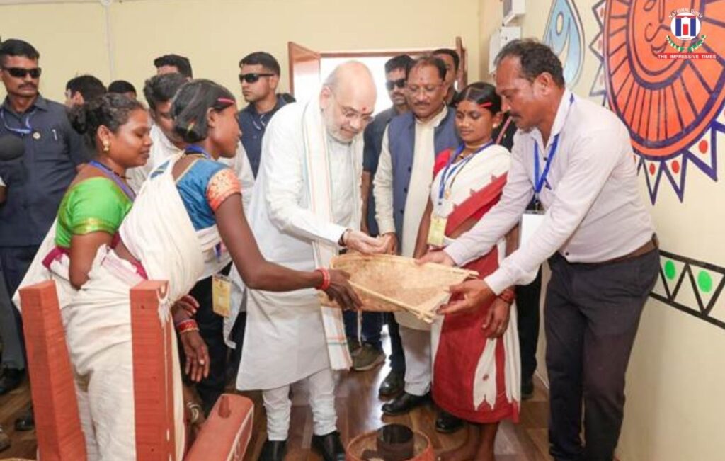 Amit Shah Inaugurates Shaheed Veer Gundadhur Jan Suvidha Kendra in ...