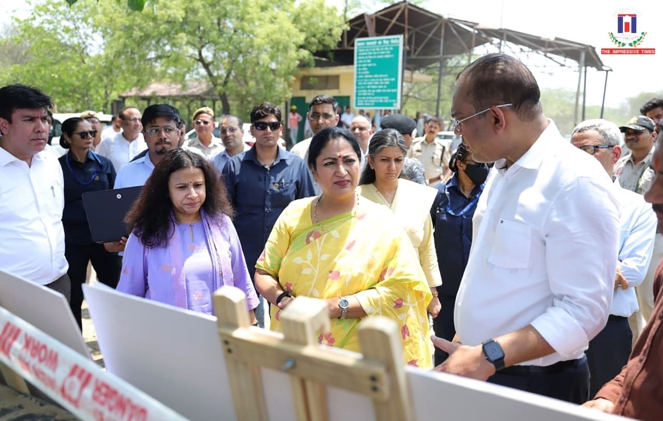 CM Rekha Gupta Conducts Surprise Inspection in Burari, Pulls Up Officials Over Poor Conditions at DTO Office, Orders Immediate Restoration of Basic Facilities