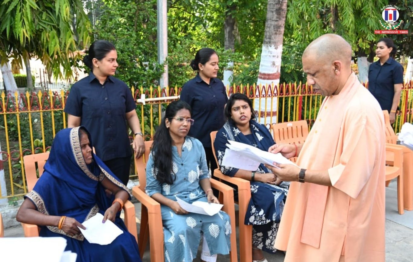 CM Yogi Adityanath Meets 200 People During Janata Darshan, Directs Officials to Ensure Welfare Benefits Reach Every Eligible Citizen
