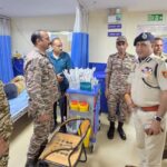 Spl CP Devesh Chandra Srivastava Visits Injured Delhi Police Personnel at RML Hospital