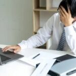 Doomjobbing Traps Professionals in Endless Job Hunt Without Real Career Progress