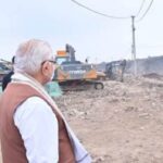 Manohar Lal Reviews Bhalswa Dumpsite Cleanup, Legacy Waste to Be Cleared by October 15
