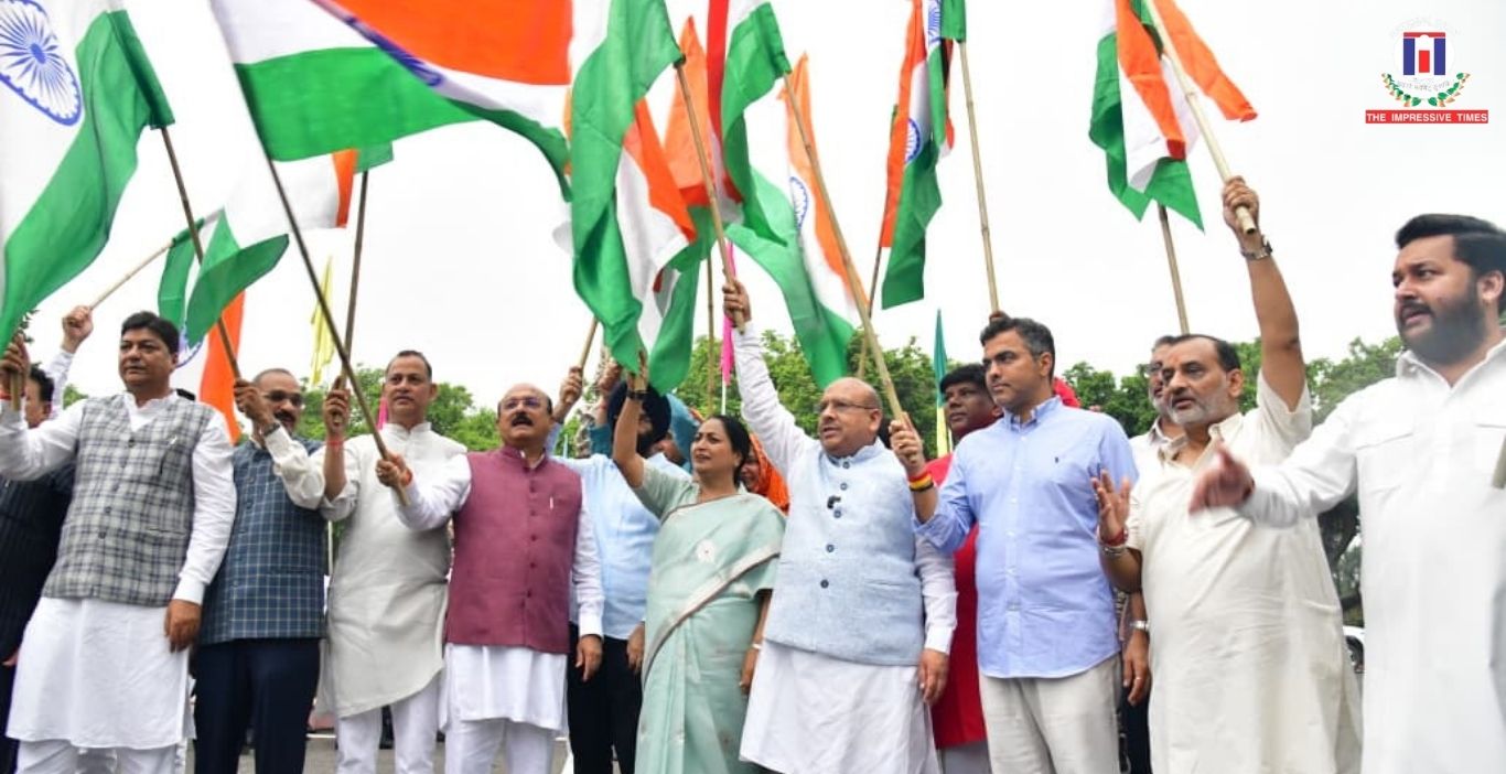 Delhi Tiranga Yatra led by Rekha Gupta at Assembly complex