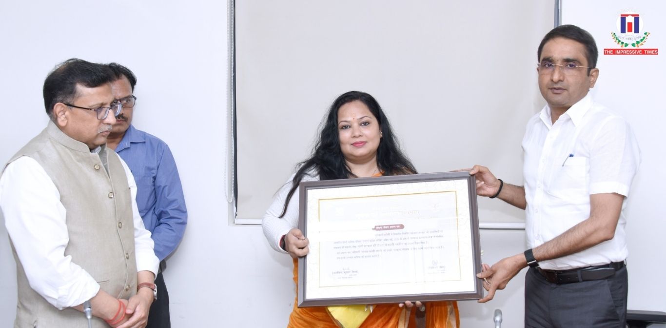 ‘Uttar Pradesh Sandesh’ to Go Bilingual and Digital to Engage Youth: IPRD Director Vishal Singh