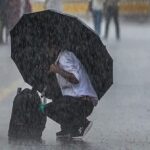 Delhi Faces Severe Weather as IMD Issues Red Warning for Heavy Rain and Thunderstorms