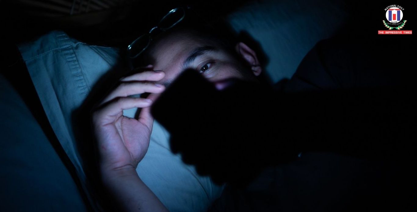 “Revenge Bedtime Procrastination”: Why People Stay Awake Even When They’re Tired