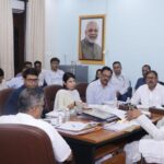 Minister Directs Construction of Emporiums and Rural Marts at Bodh Gaya and Other Tourist Destinations